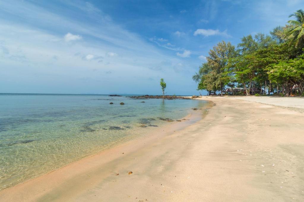 Отель Relax Beach House Ко-Ланта Экстерьер фото