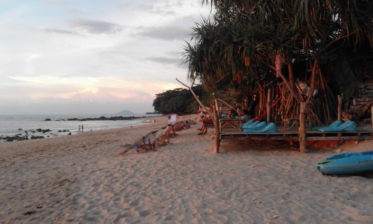 Отель Relax Beach House Ко-Ланта Экстерьер фото